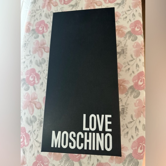 Love Moschino Shoes Box. - Picture 2 of 5